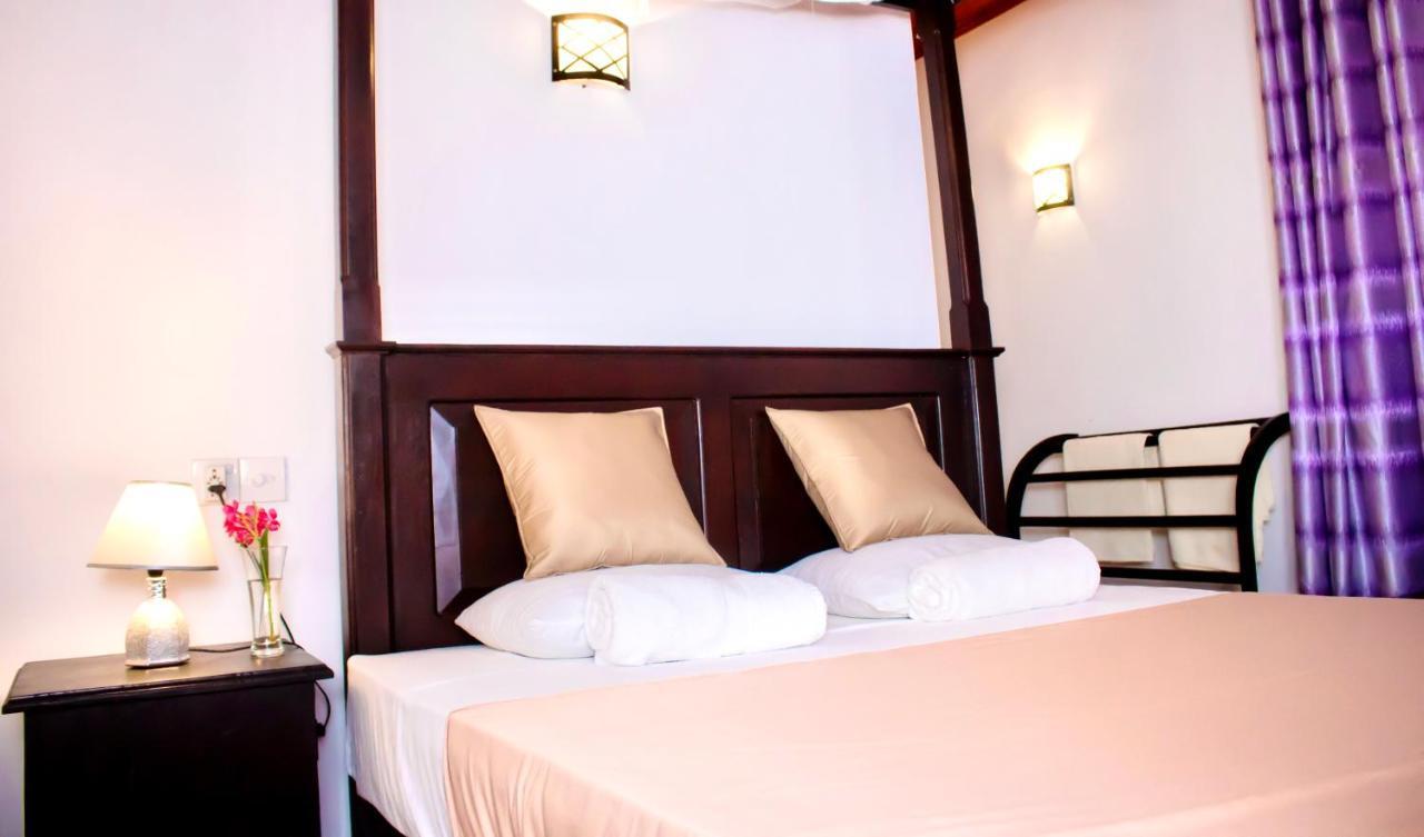 Star Light Cabanas & Restaurant 탕갈레 외부 사진