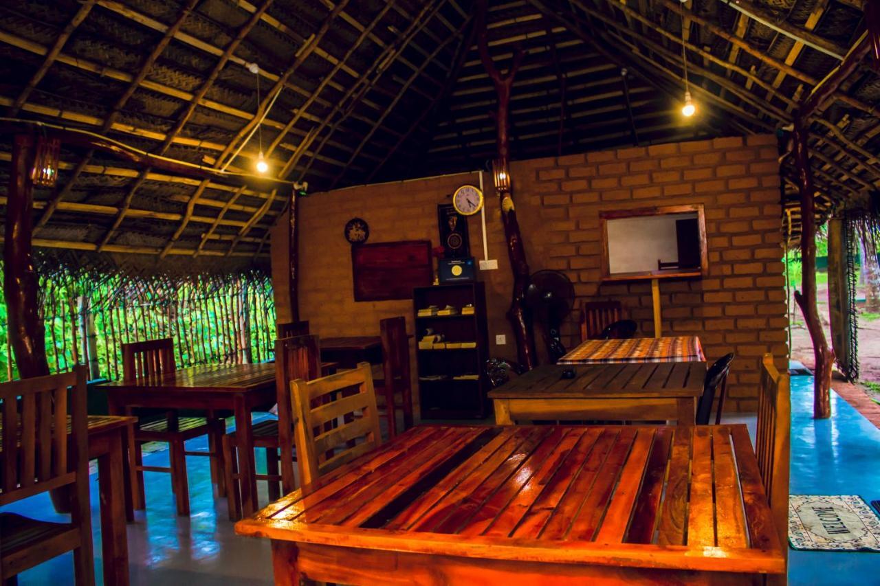 Star Light Cabanas & Restaurant 탕갈레 외부 사진